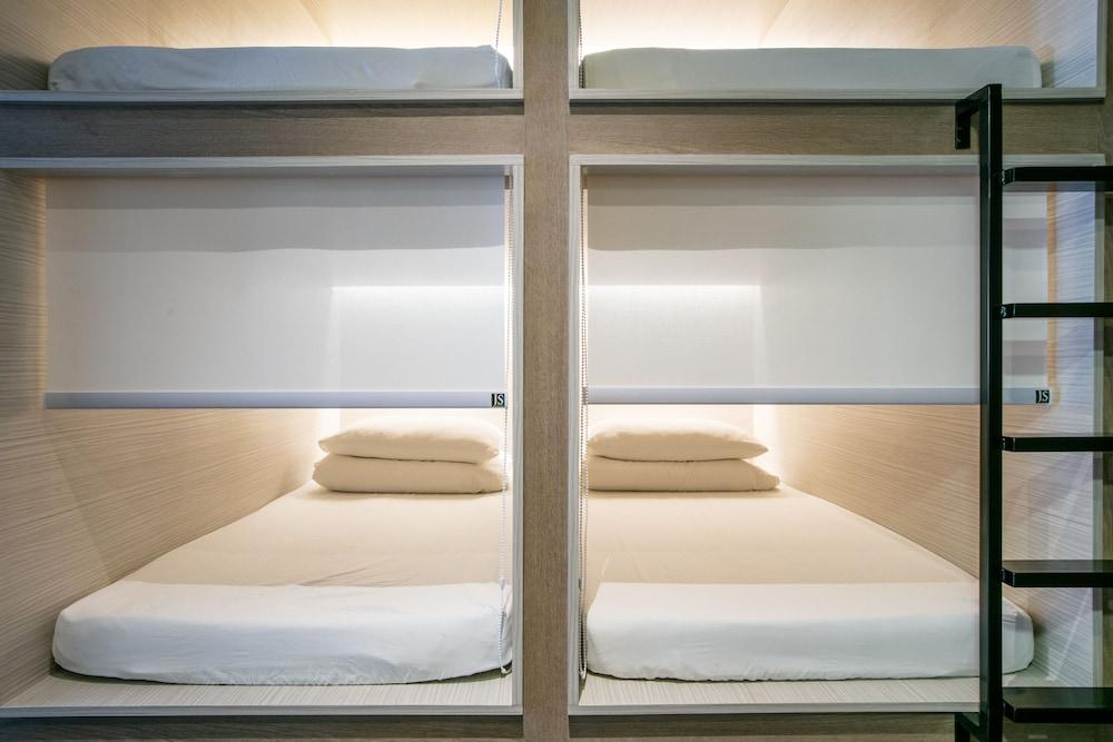 Quarters Capsule Hostel Singapore Exterior photo
